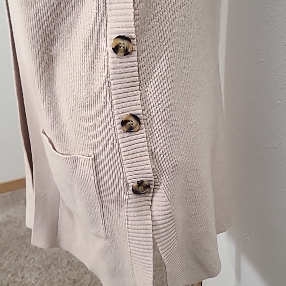 Adyson Parker Tan beige button side cozy cardigan with pockets - Picture 3 of 4